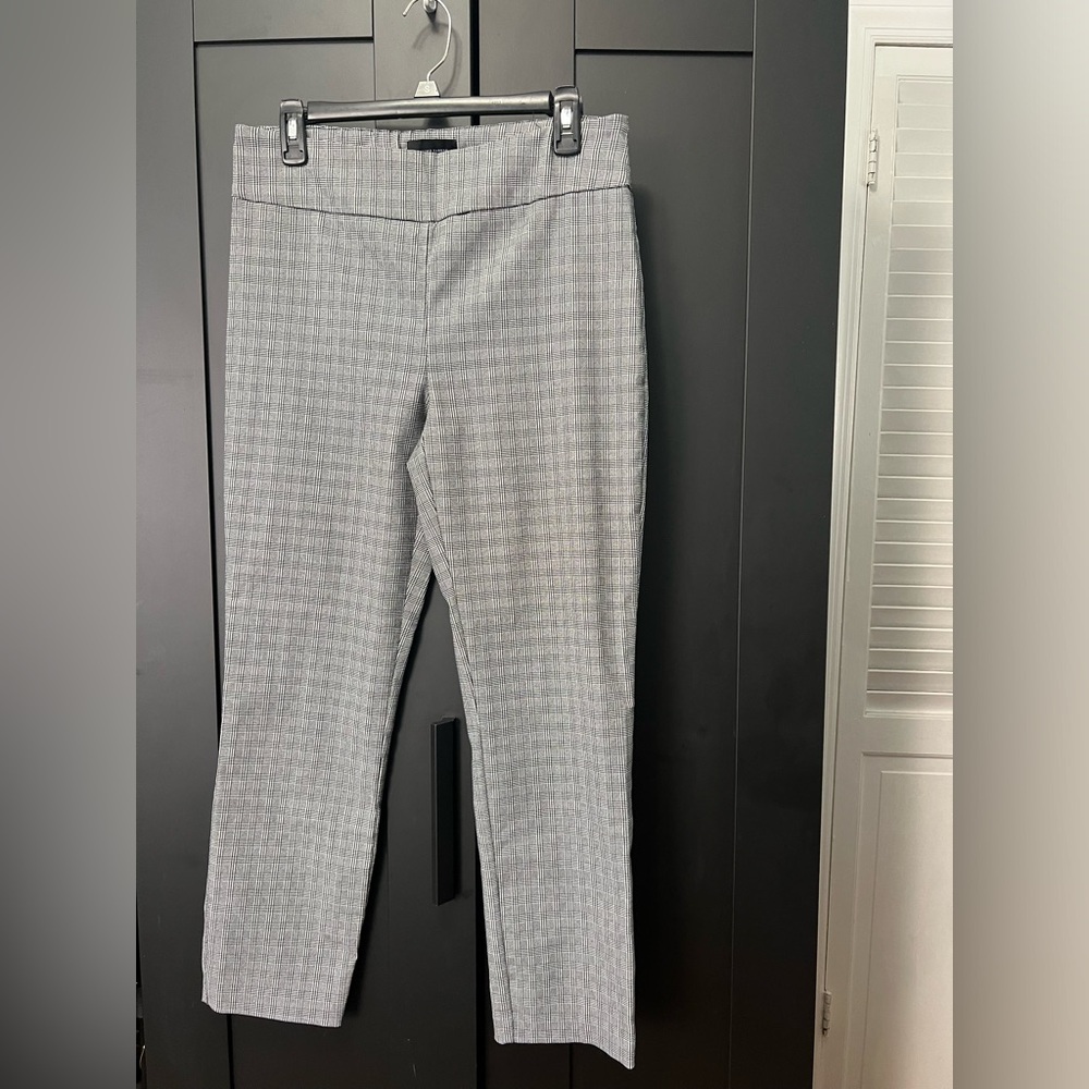 Massimo Fabbro Stretch Crop Pants. Women Size 8. Black/white.